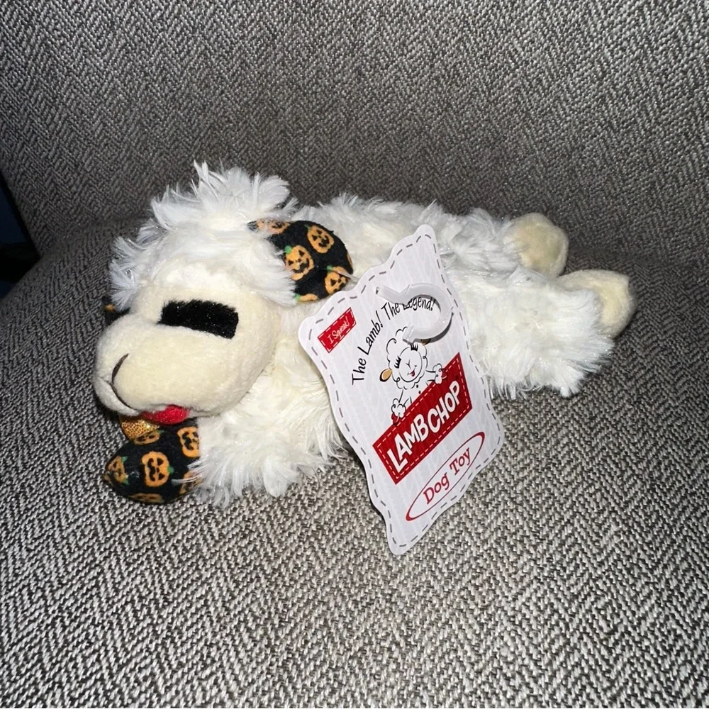 Lamb Chop Squeaky Thrash‎ Plush Dog Toy Winter Halloween Holiday Pumpkin NWT HTF